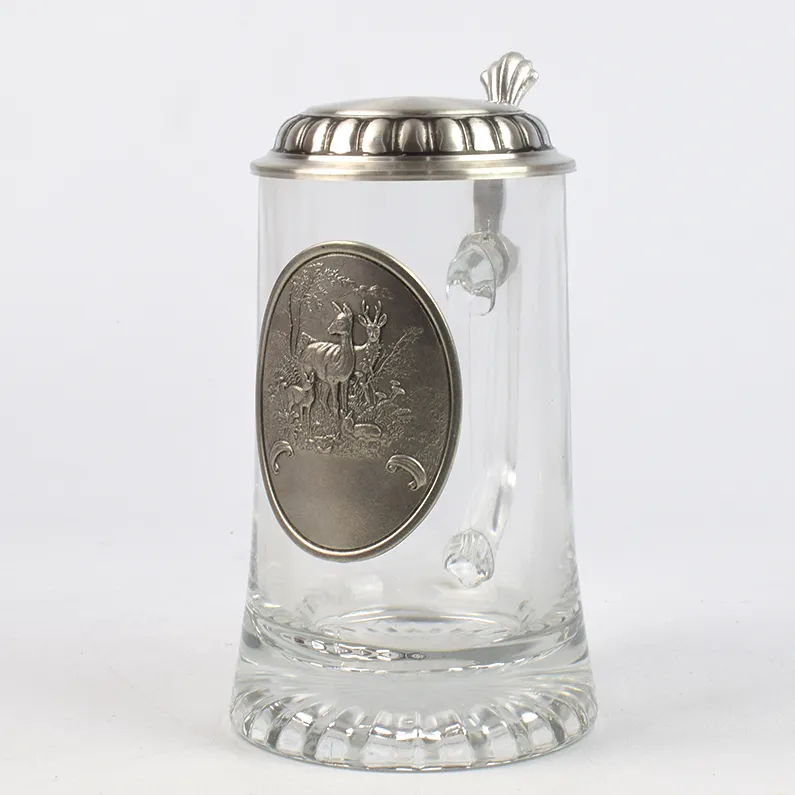 Halba de bere Artina 500 ml. cu capac din zinc si motive vanatoresti (Cerb)