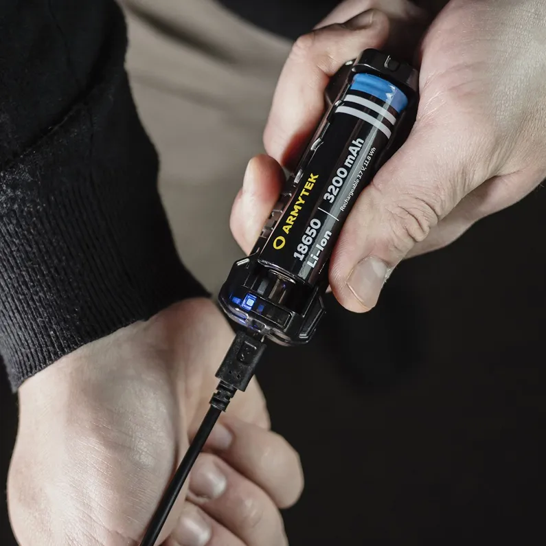 Incarcator portabil Armytek Handy C1 VE pentru 1 acumulator de tip 18650 Li-Ion