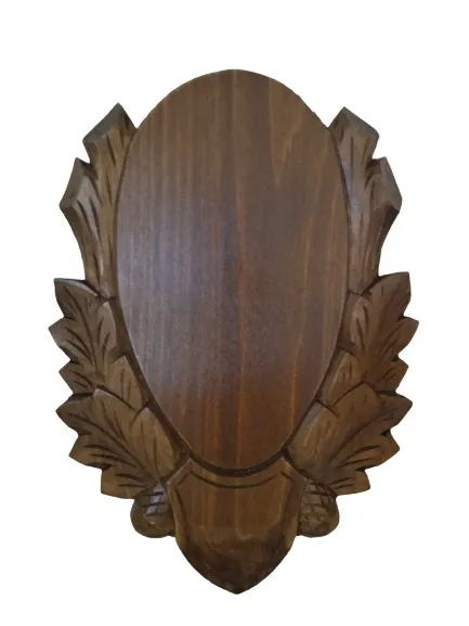 Panoplie sculptata, pentru trofeu caprior, lemn, maro inchis, 27x18.5 cm