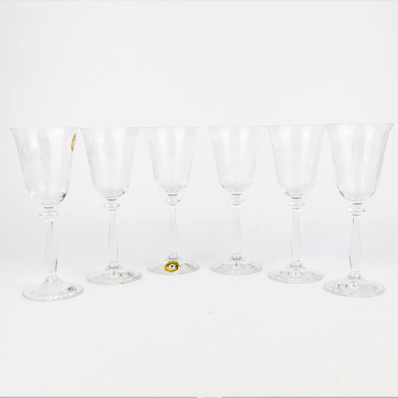 Set de 6 pahare din sticla Bohemia gravat cu motive vanatorest pentru vin