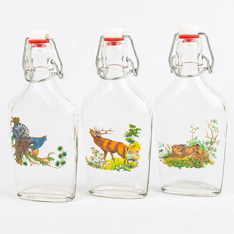 Sticluta cu capac cu motive vanatoresti | 200 ml.